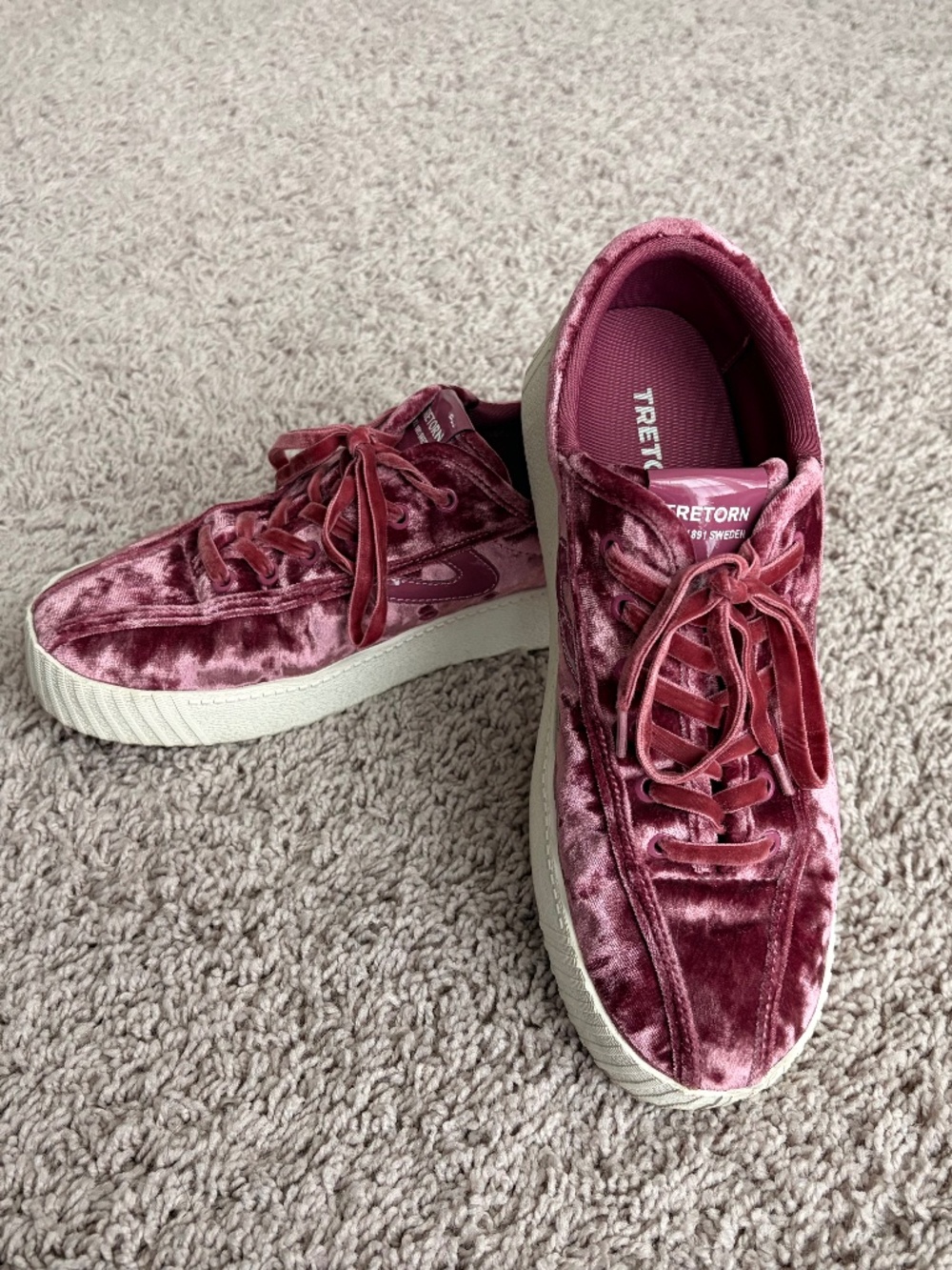 Tretorn Nylite 4 Bold Mauve Pink Crushed Velvet Platform Sneakers Size 9